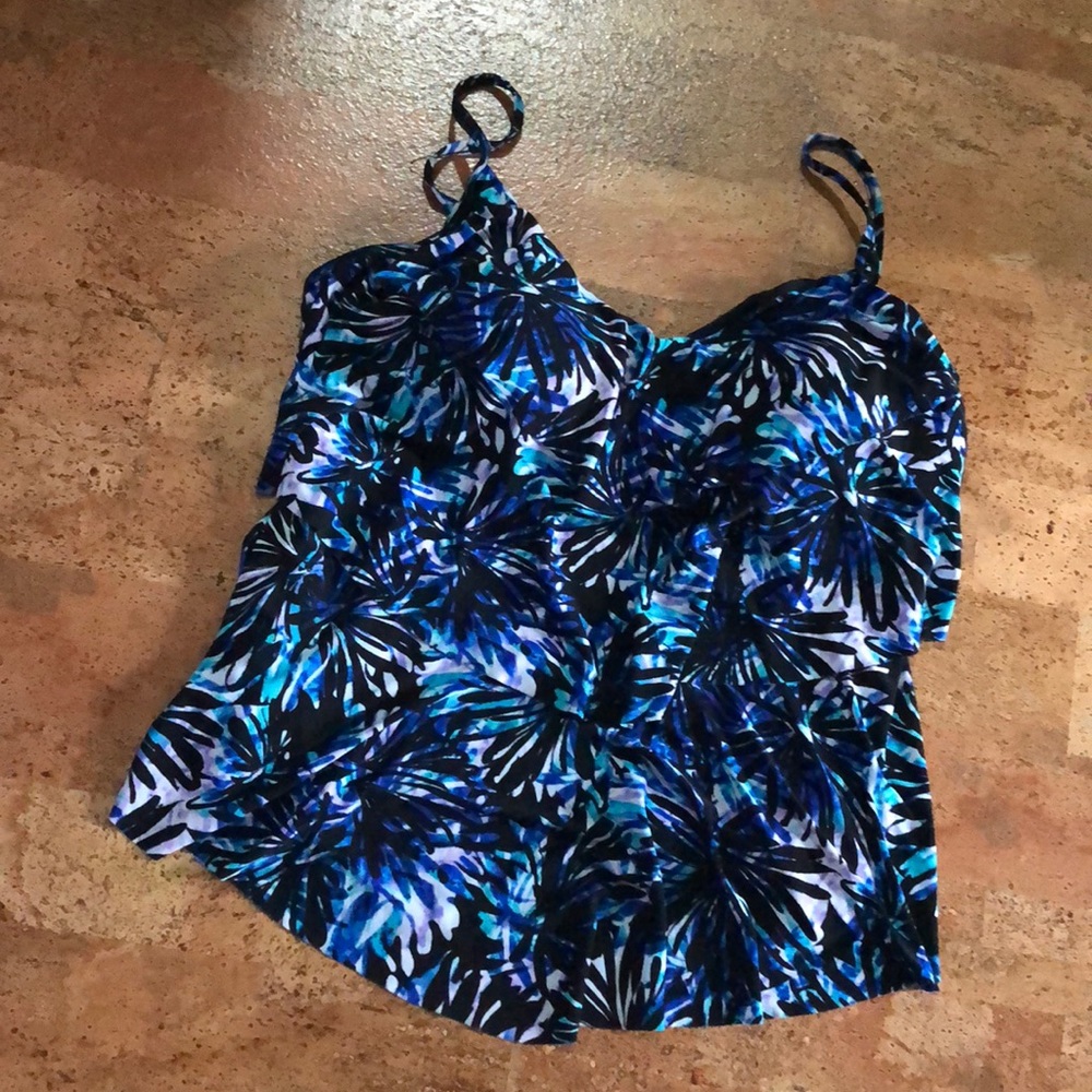 Super cute bathing suit set